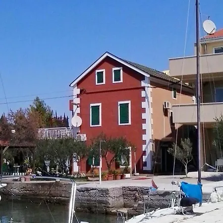 Διαμέρισμα Blace 16068a Opuzen (Dubrovnik-Neretva)